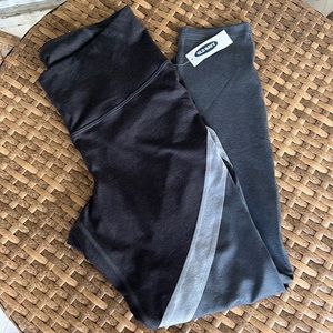 - Old Navy Active Go Dry Leggings